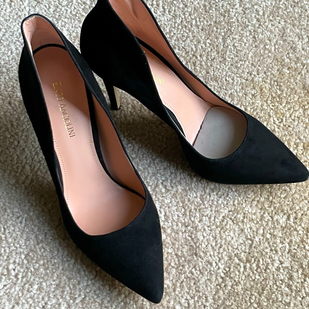 BNIB!! Black suede ‘Eafayson’ Enzo Angiolini  heels. Size 9